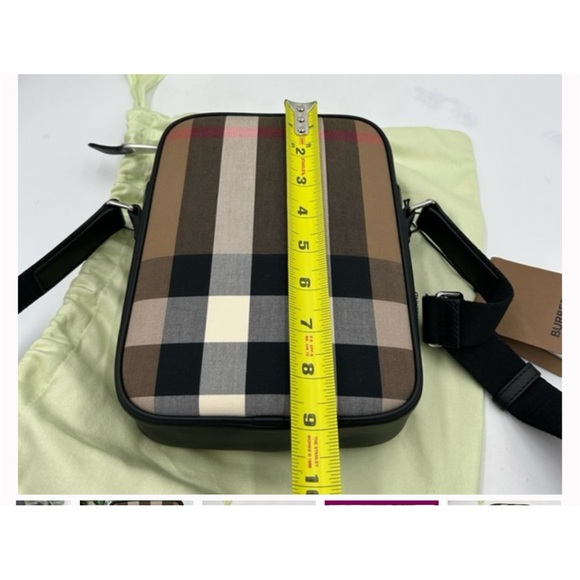 Burberry paddy check canvas vertical Crossbody camera bag NWT - Picture 4 of 6